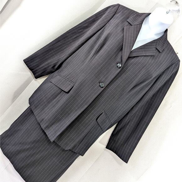 NWOT! WORTHINGTON WOMAN! CLASSIC GRAY PIN STRIPED SKIRT SUIT LONG JACKET! SZ 20W - Picture 1 of 13